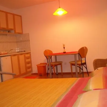 Apartment In With Sea View, Balcony, Air Conditioning, Wi-fi Bol