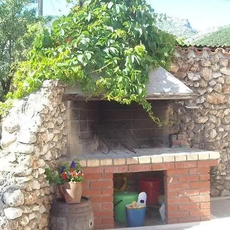 Apartment In With Sea View, Balcony, Air Conditioning, Wi-fi