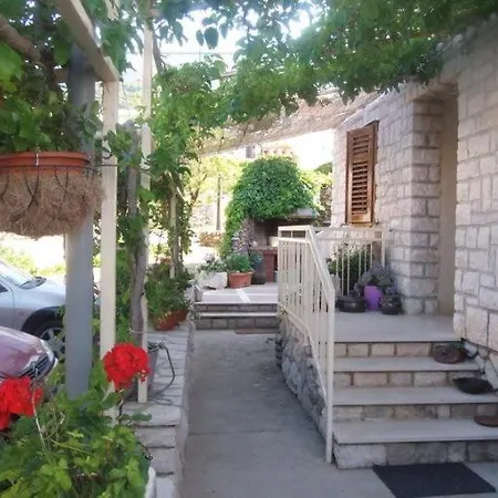 Apartment In With Sea View, Balcony, Air Conditioning, Wi-fi